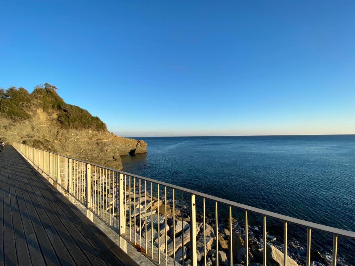 Il Mare In Piazza Apartment Албисола Супериоре Екстериор снимка